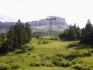 Tur aiz tā kalna slēpjas smaile, kurā bija jāuzskrien